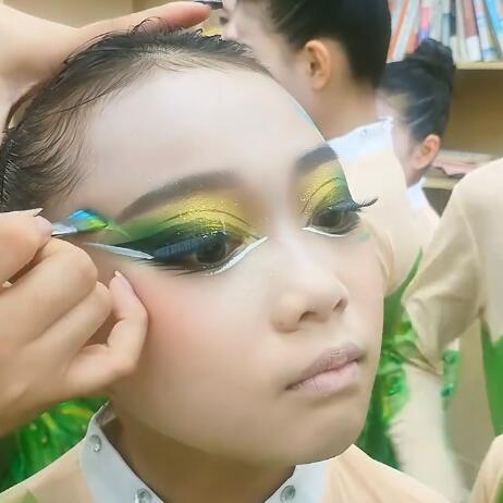 舞台团体妆