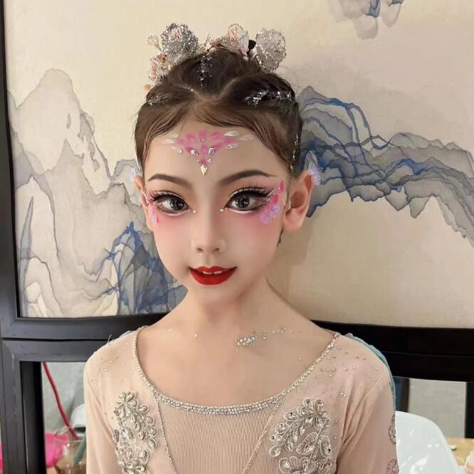 儿童演出妆