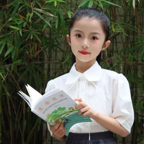 校园朗诵比赛形象妆容，腹有诗书气自华